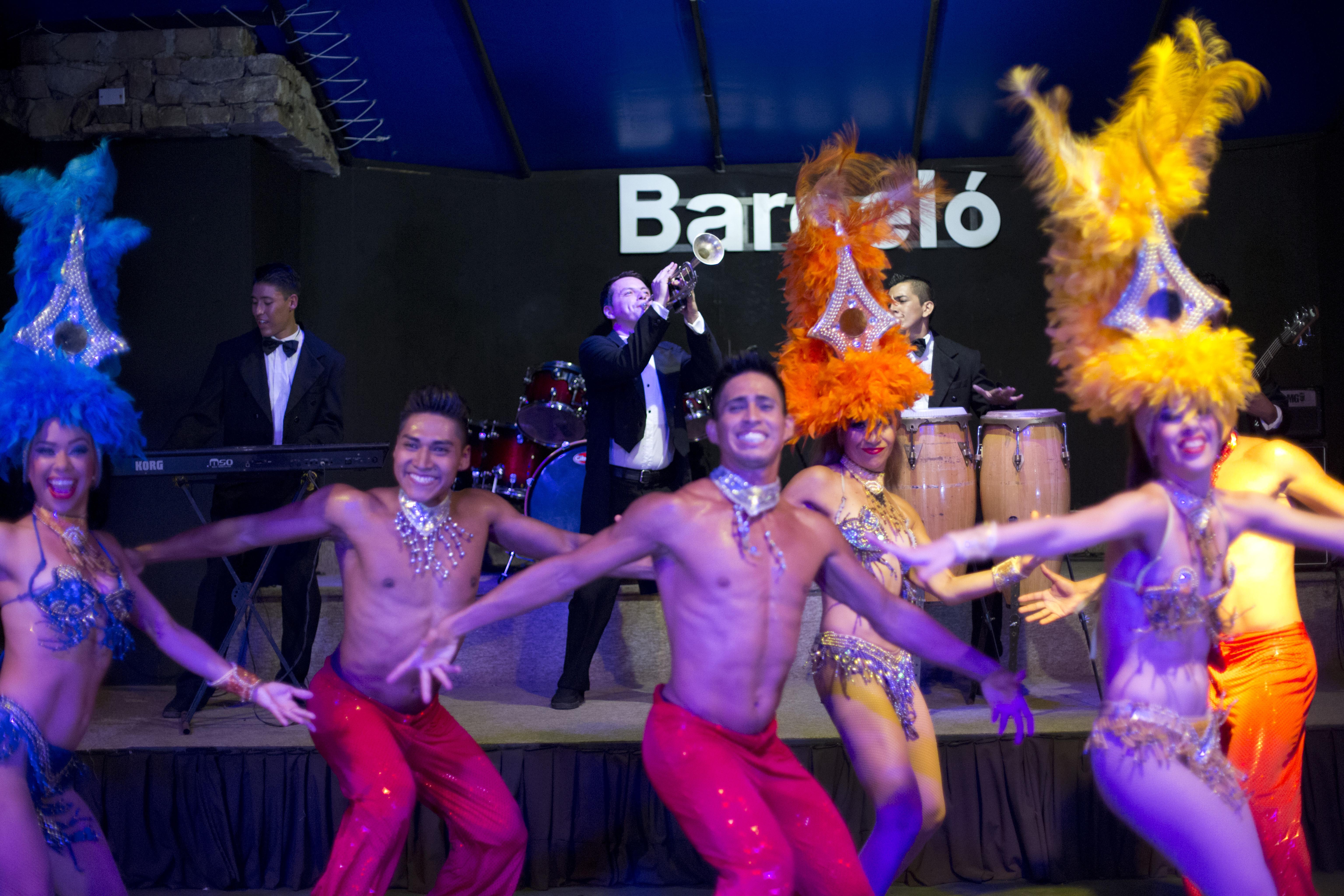 Hotel Barcelo Karmina Manzanillo Exteriér fotografie Samba dancers