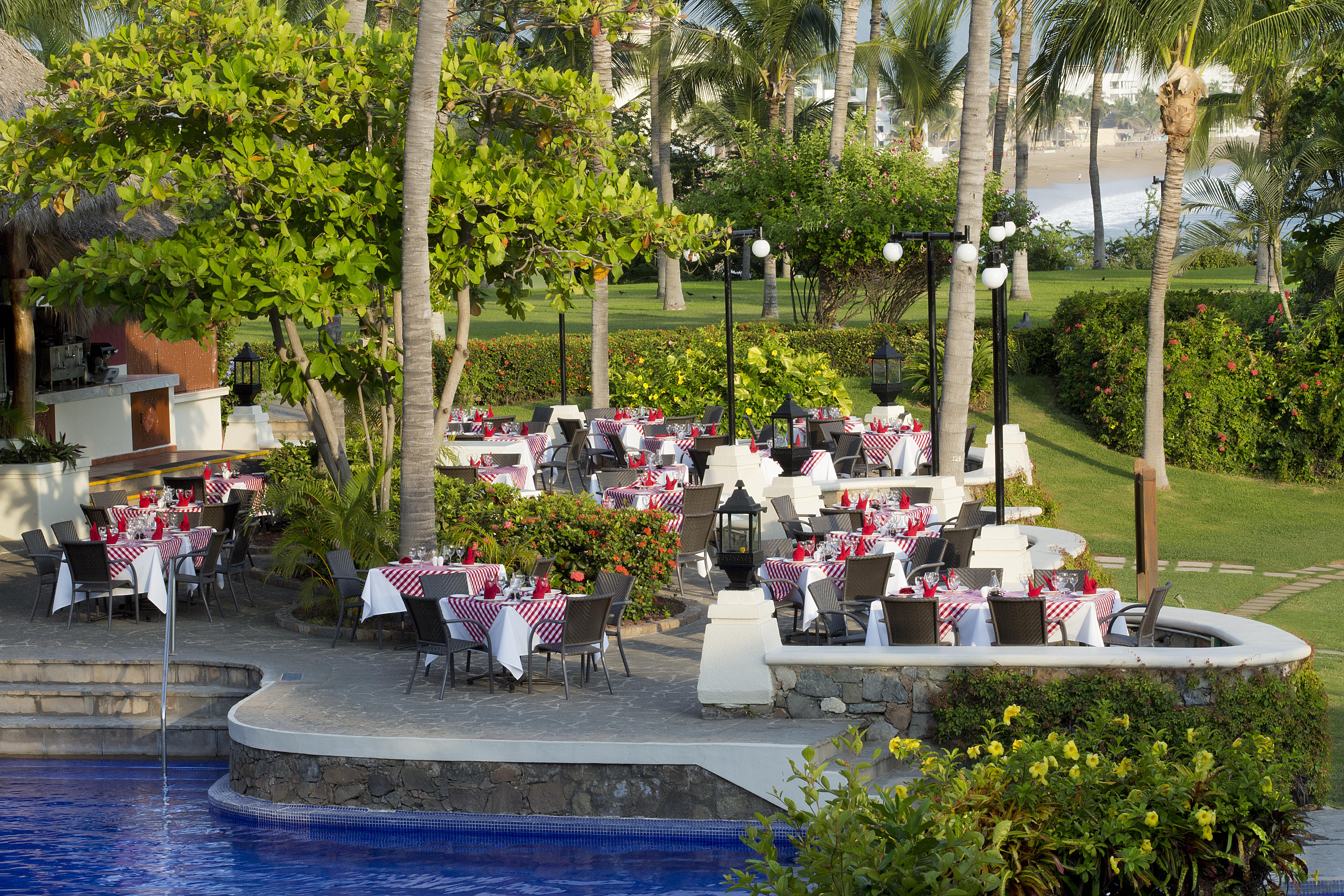 Hotel Barcelo Karmina Manzanillo Exteriér fotografie The restaurant at the hotel